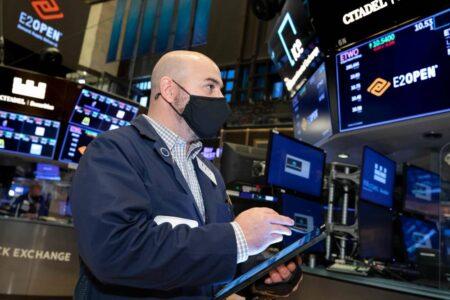 Stock futures are flat after S&P 500 snaps a 2-week winning streak