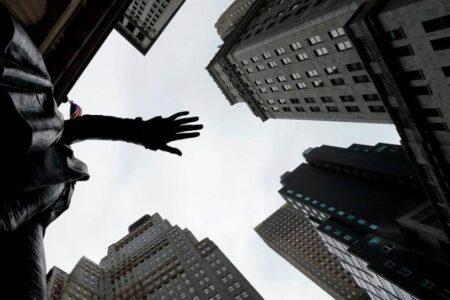 ‘Stop f—ing selling!!!’ WallStreetBets Redditors go ballistic over GameStop’s sinking share price